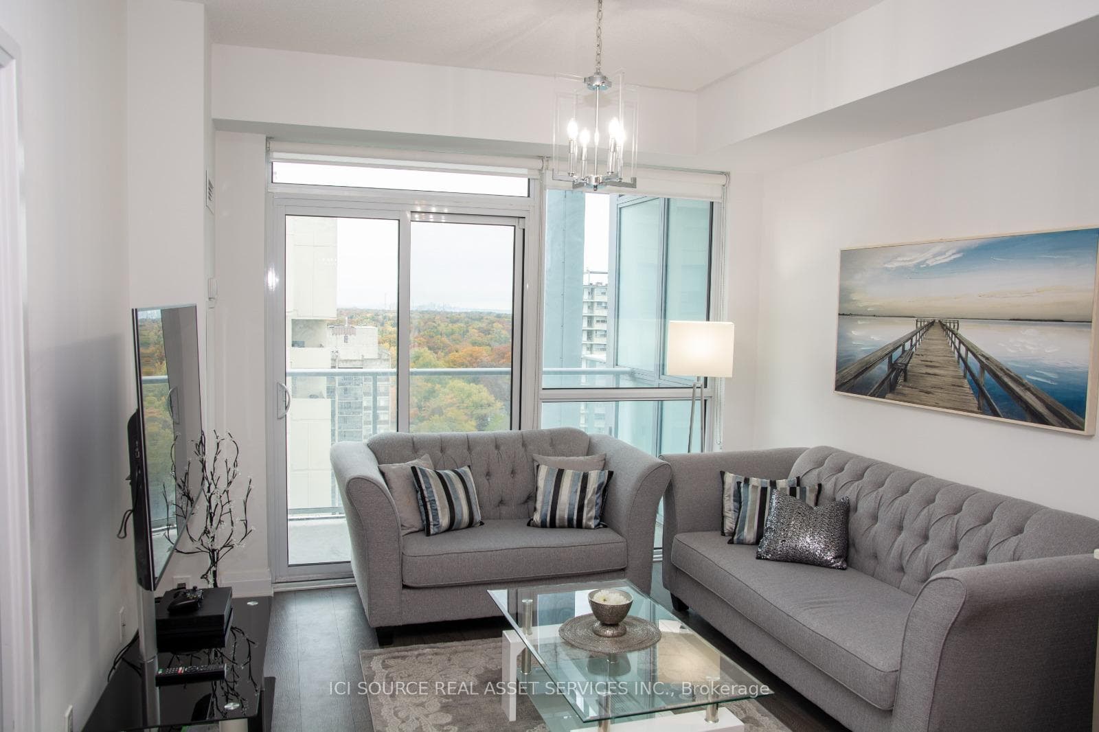 55 Speers Road Unit 1404 photo 3