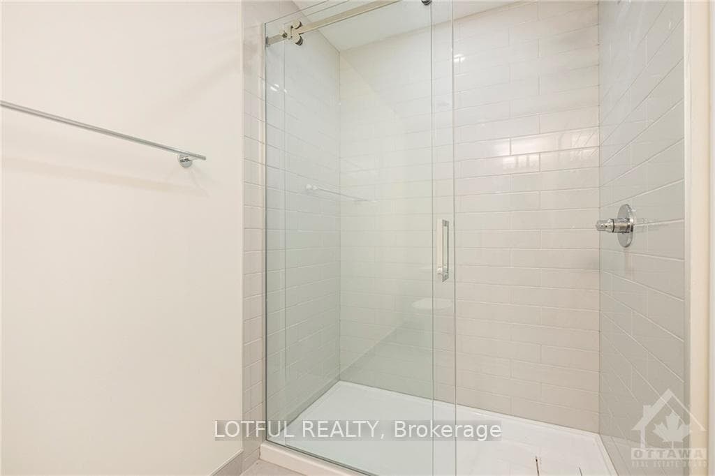 630 CHURCHILL Avenue Unit 202 photo 13