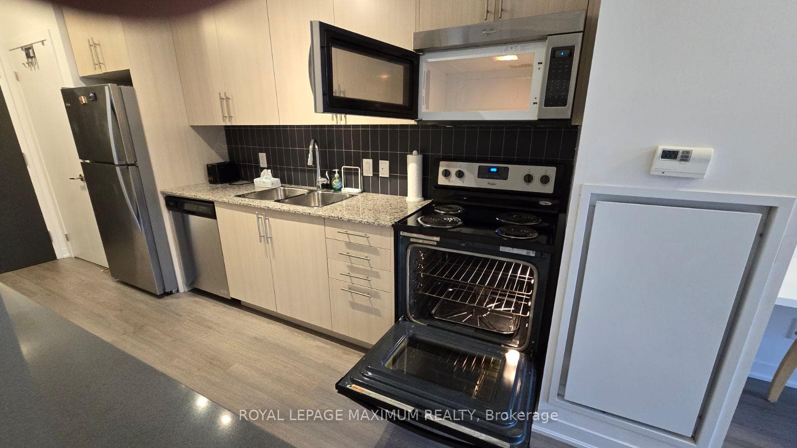 85 Duke Street Unit 208 photo 4