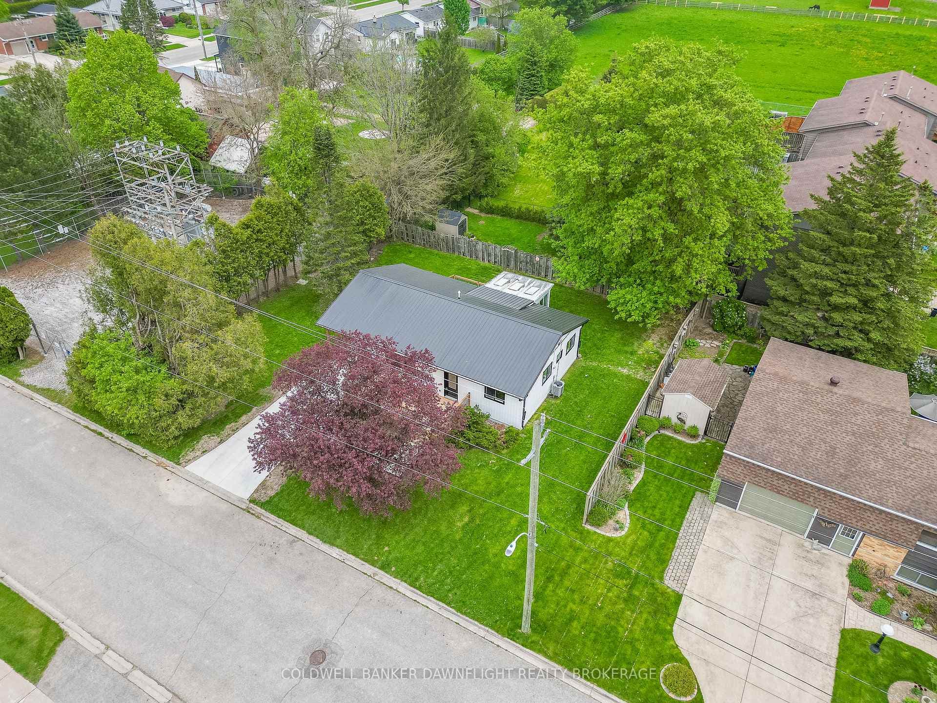 514 Edward Street photo 31