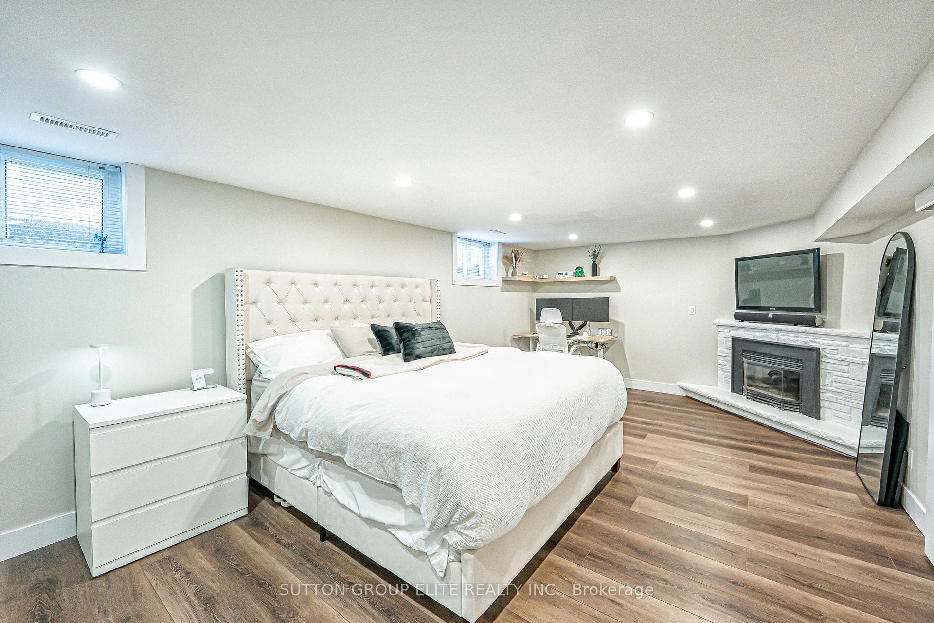 445 Abruz Boulevard photo 34