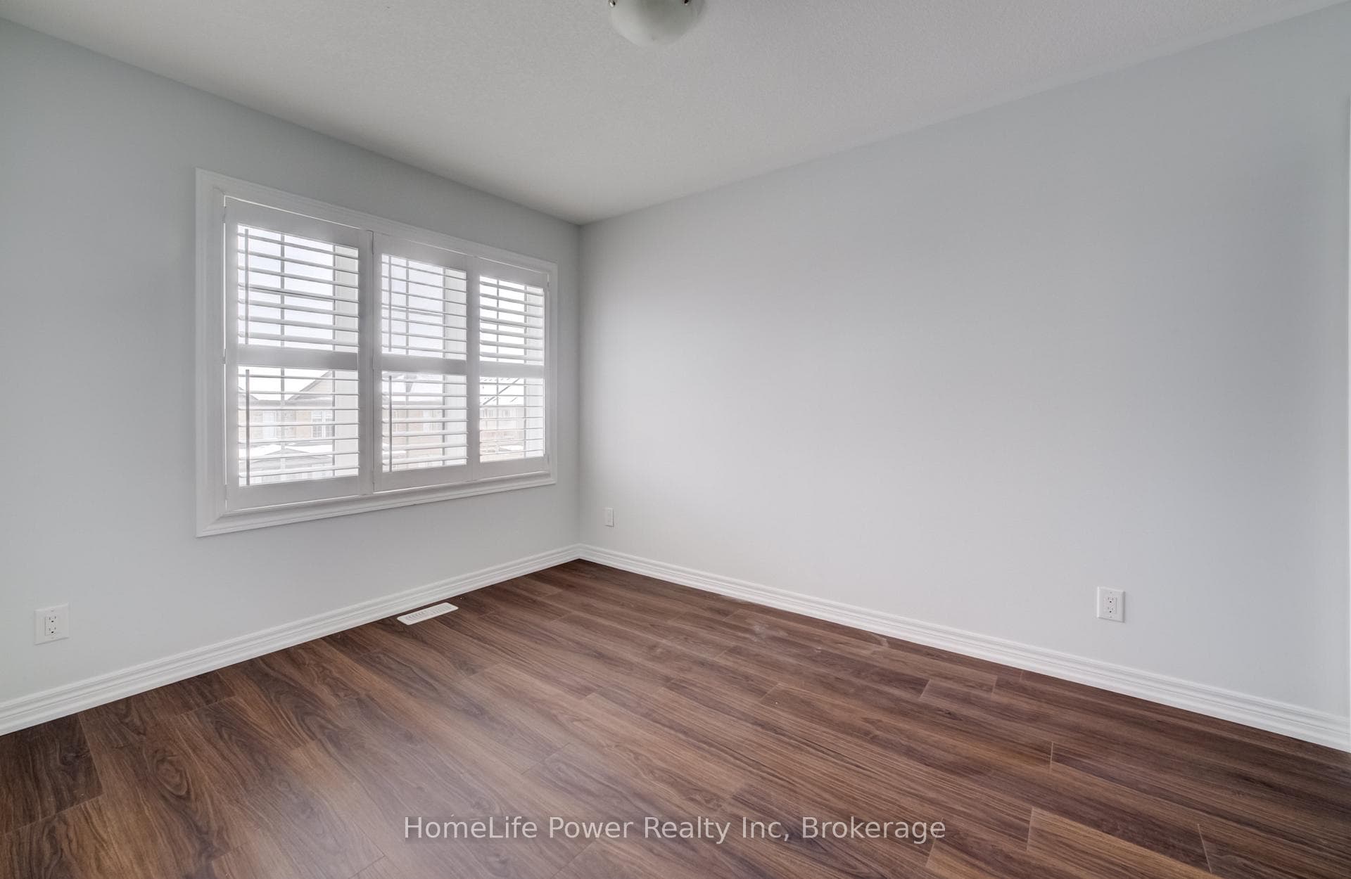 56 Reistwood Drive photo 33
