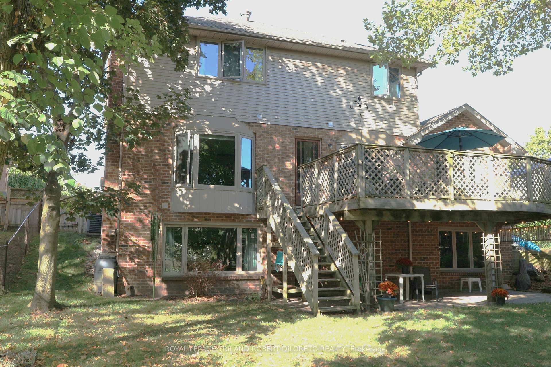 987 Griffith Street photo 38