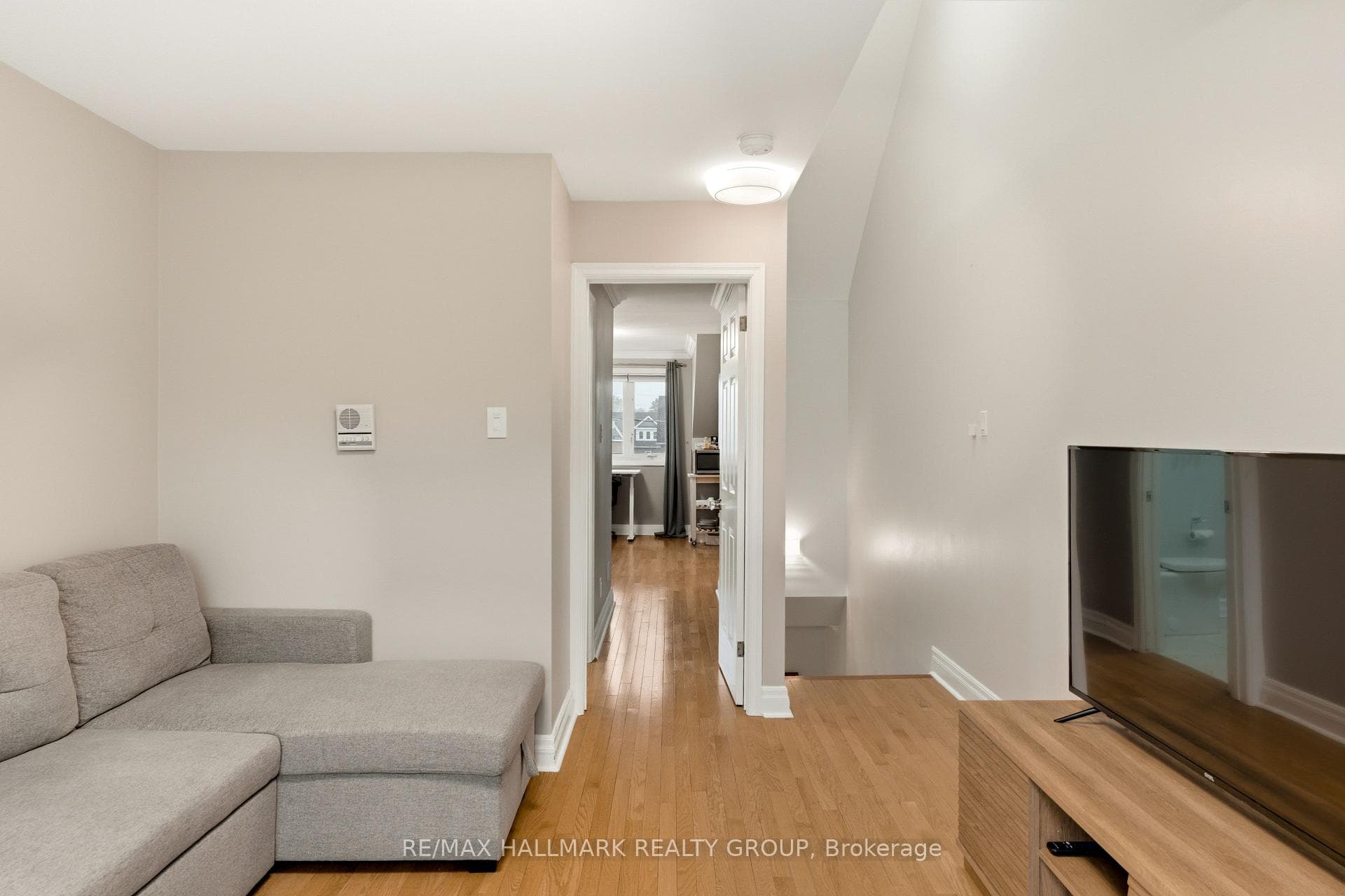 417 Daly Avenue photo 33