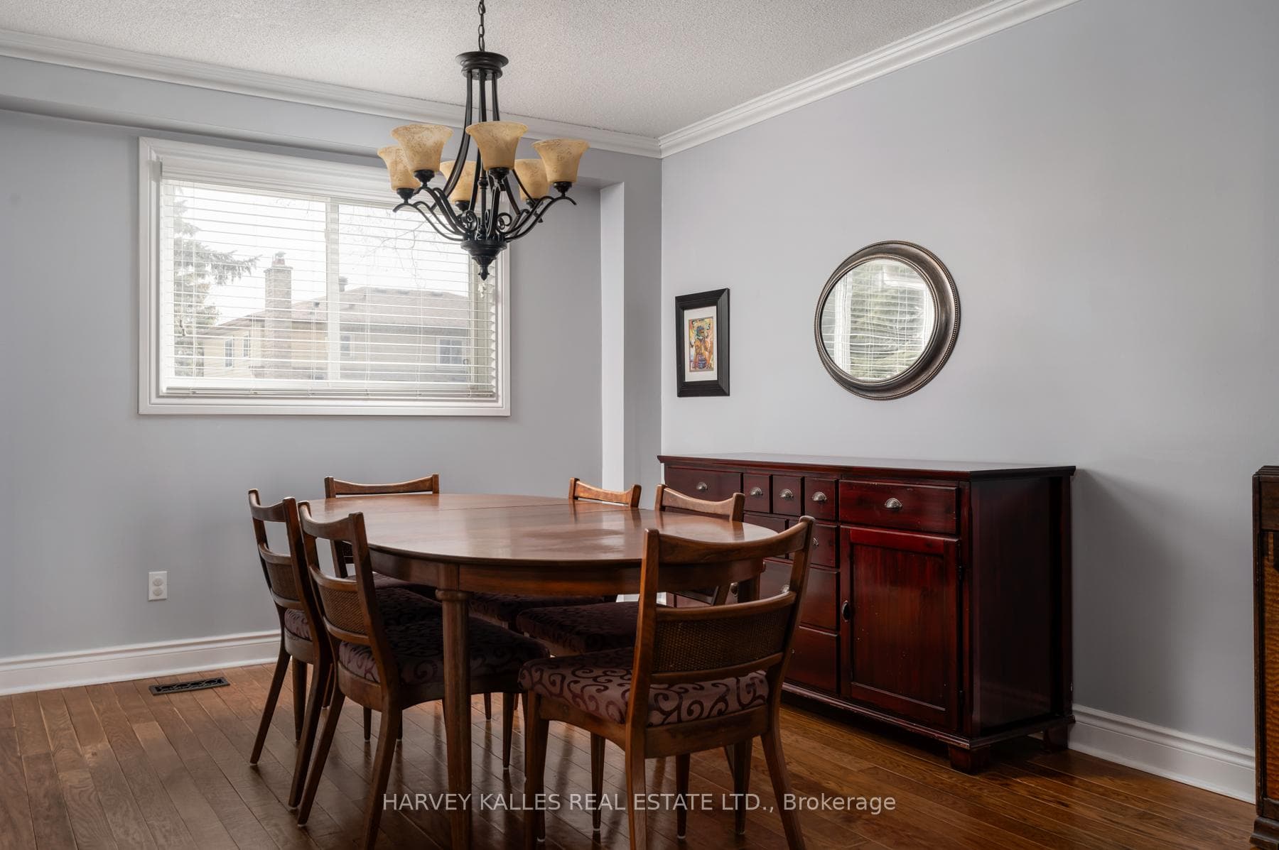 9 Manning Crescent photo 12