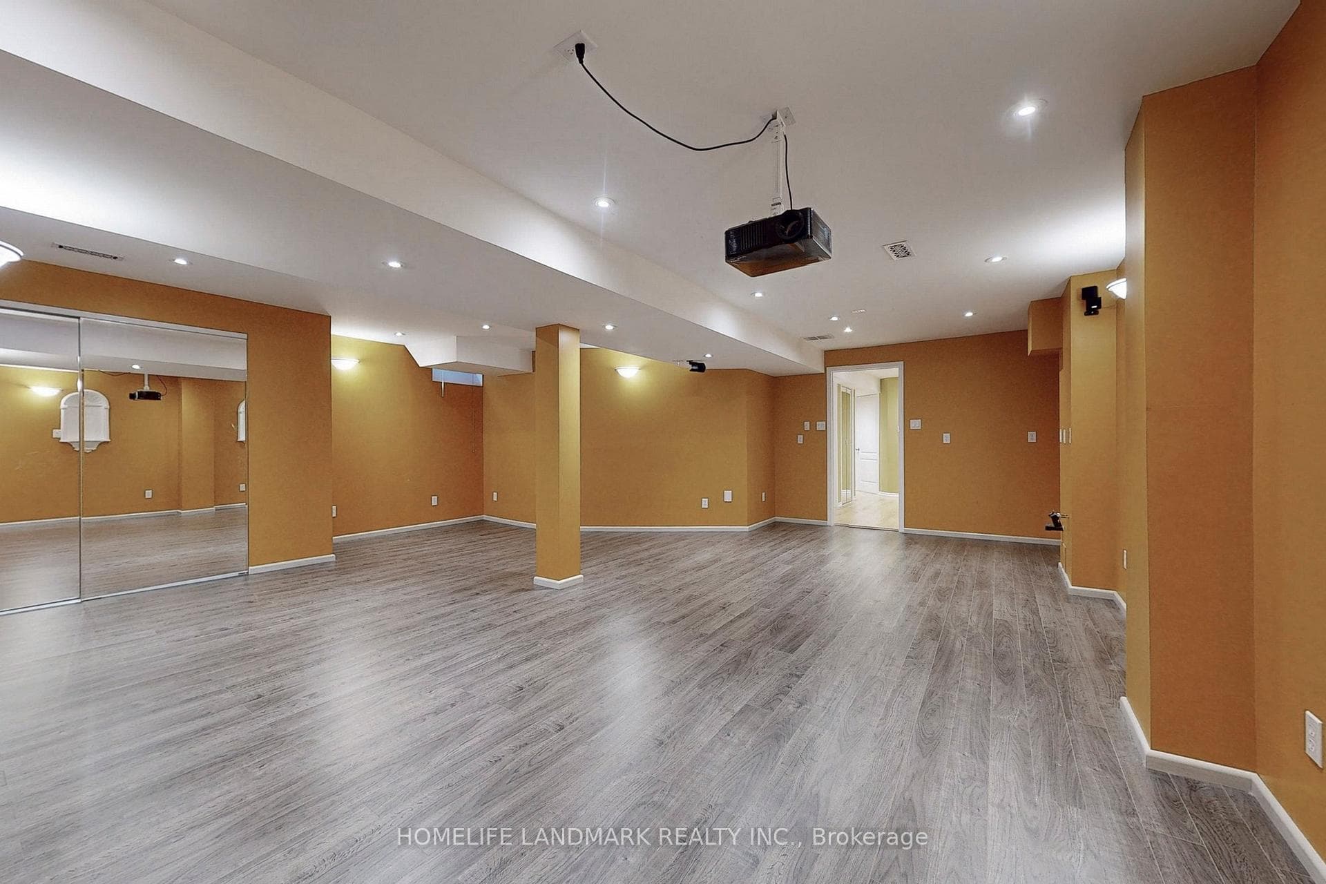 410 Carruthers Avenue photo 30
