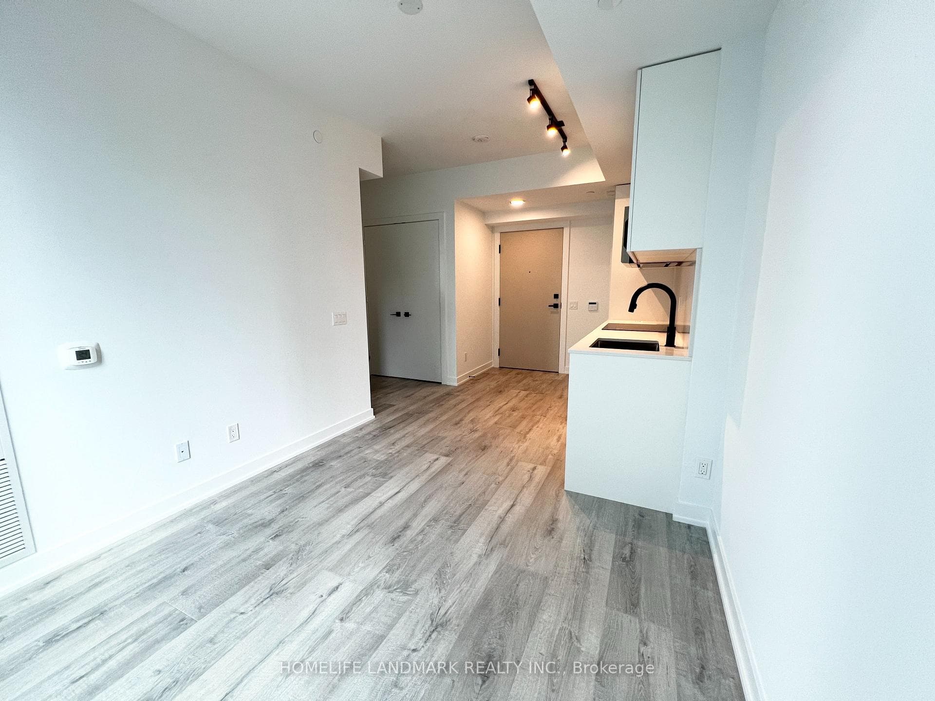 327 King Street Unit 3604 photo 7