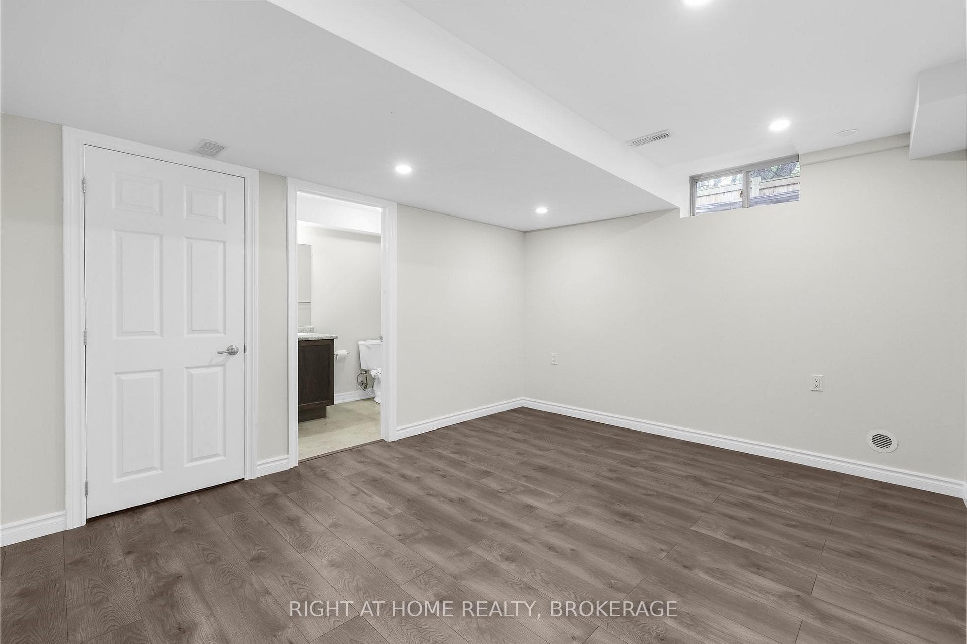 377 Glancaster Road Unit 3 photo 30