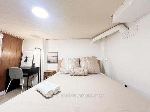 Upper 299 Robina Avenue photo 15