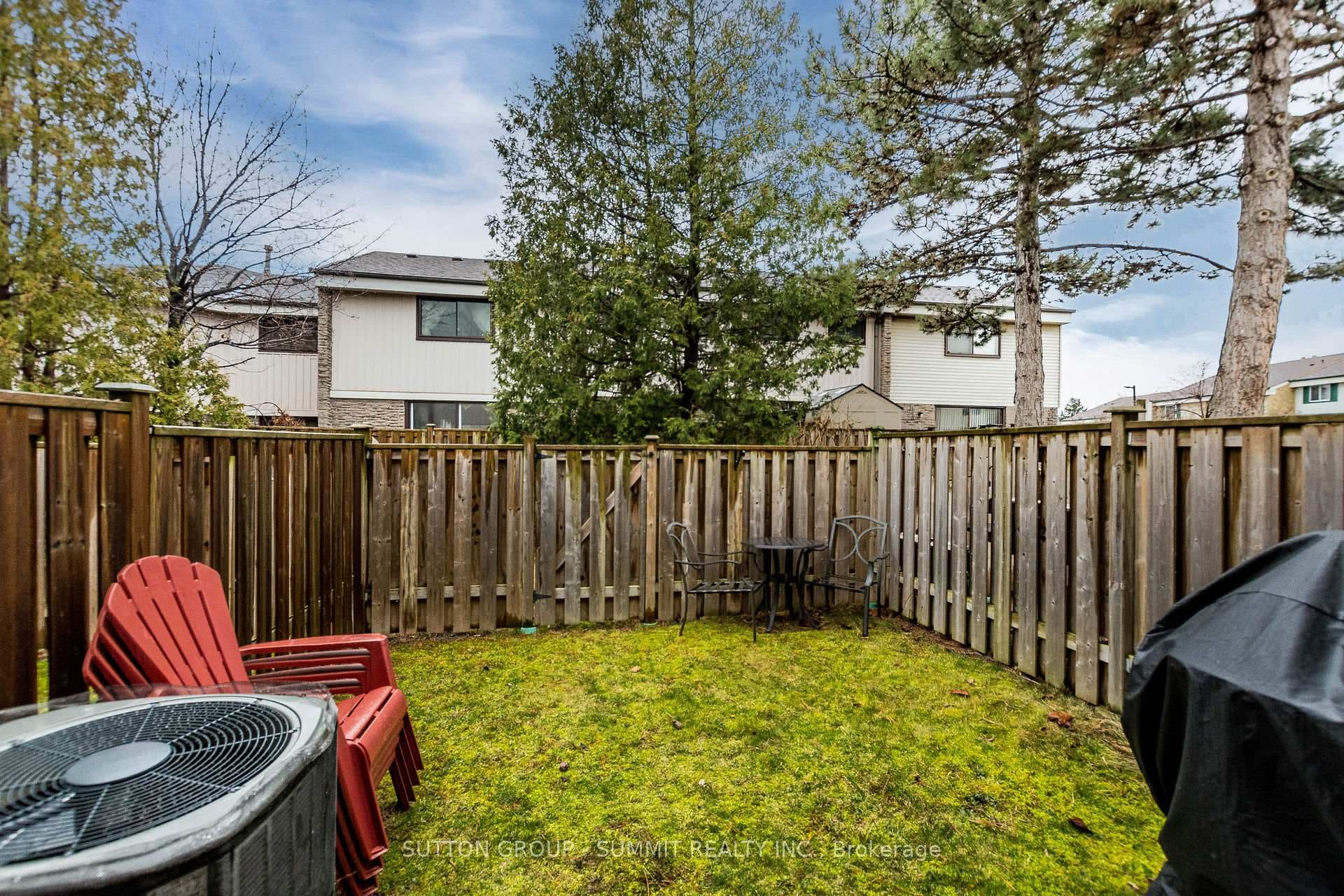 2779 GANANOQUE Drive Unit 44 photo 30