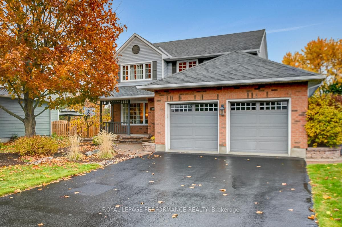 32 Parklands Avenue photo 1