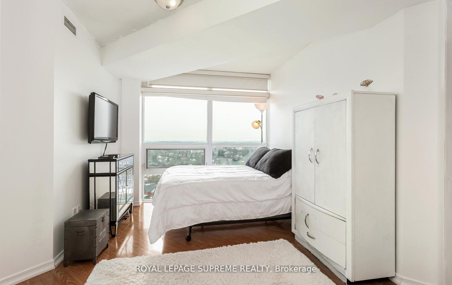 9 George Street Unit 1606 photo 15