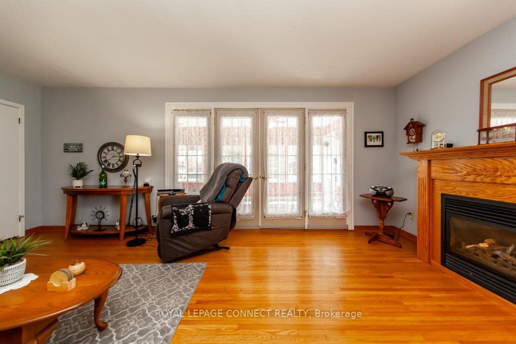 115 Munro Street photo 8
