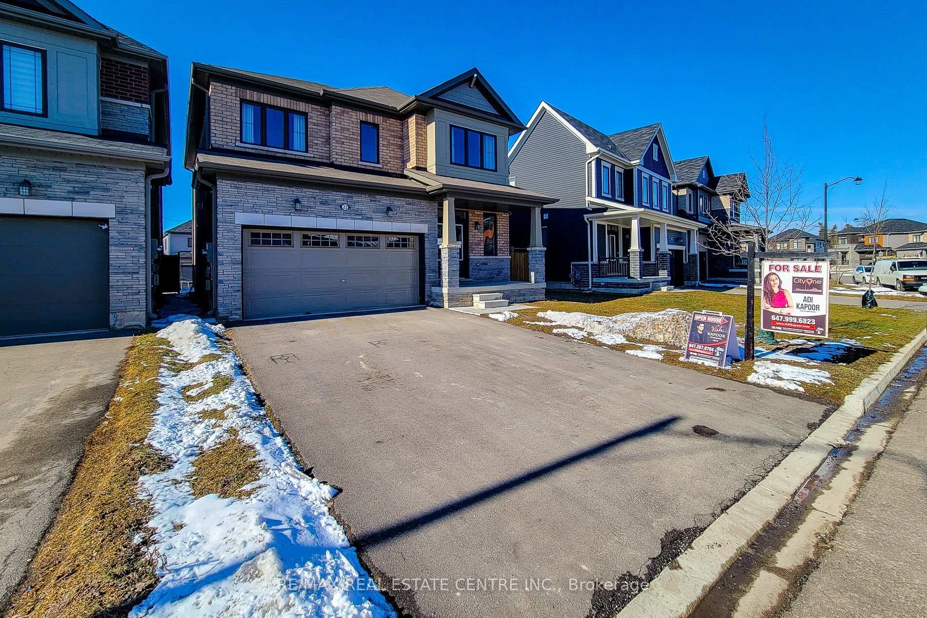 23 Hawick Crescent photo 3