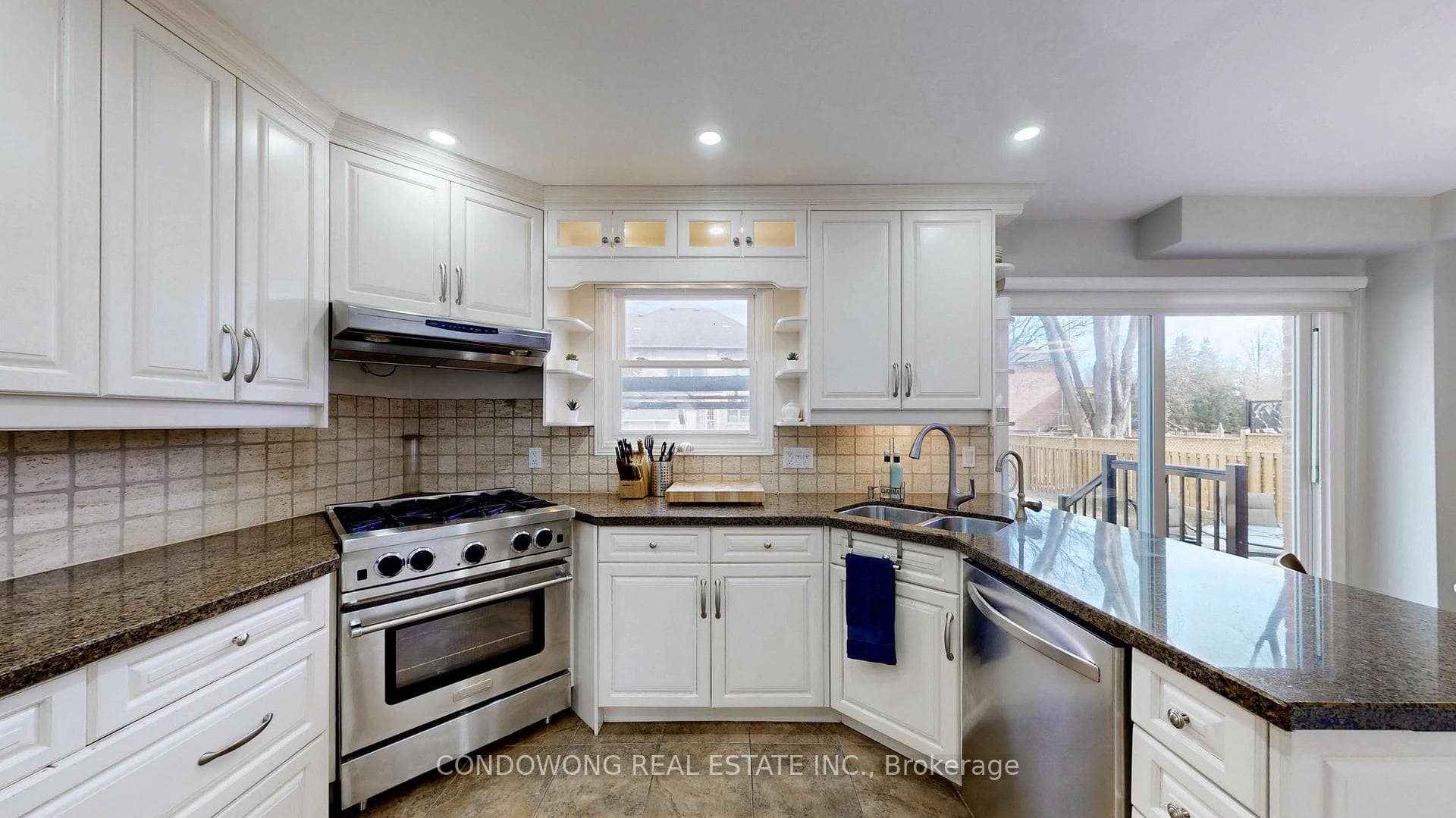 97 Longwater Chase photo 13