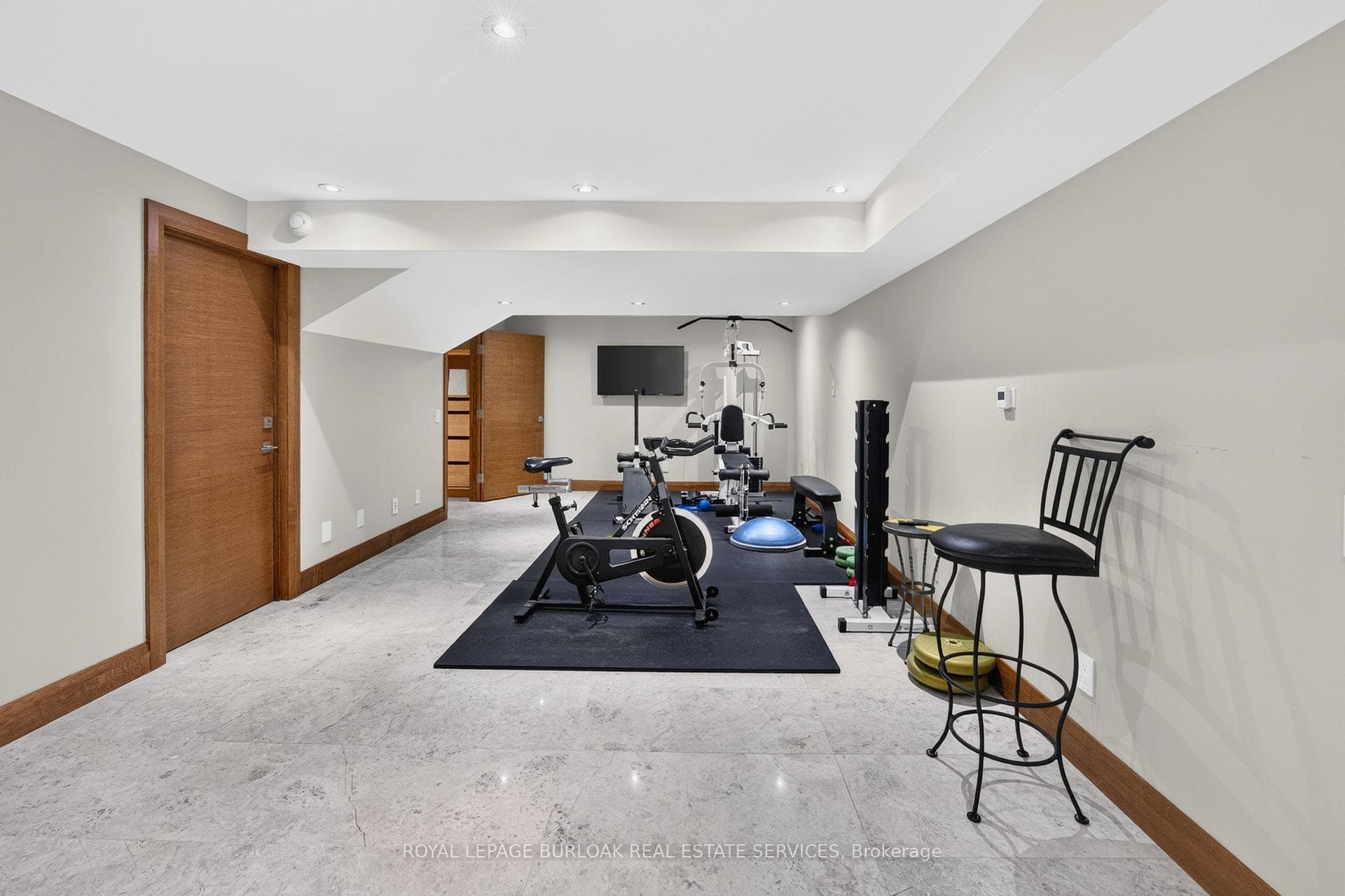 90 Oaklands Park Court photo 36