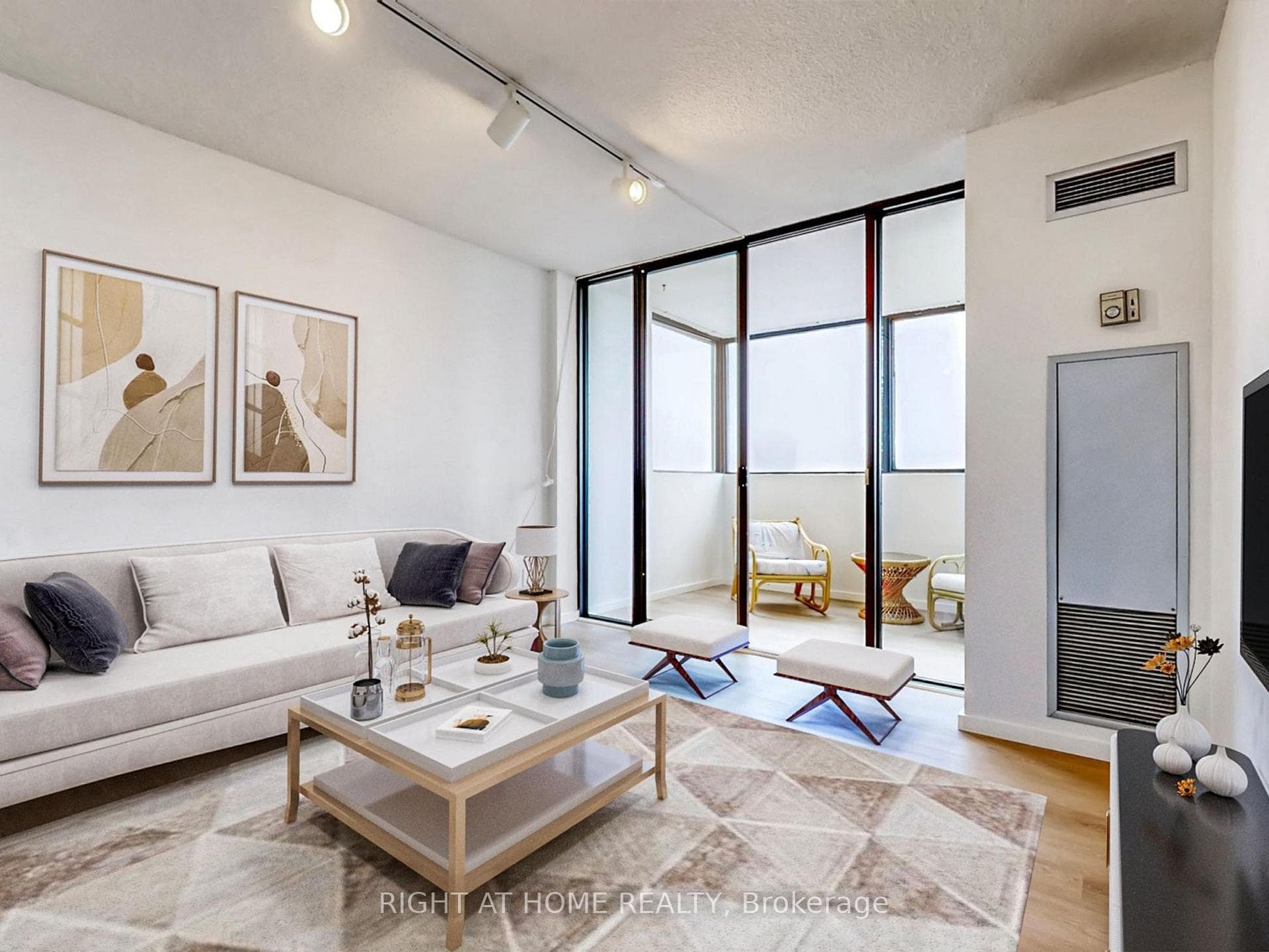 133 Torresdale Avenue Unit 1602 photo 1