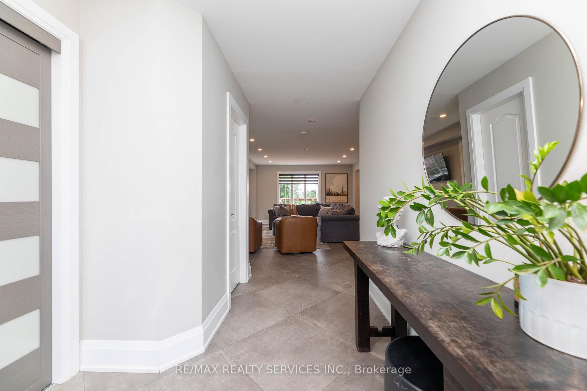 32 Dells Crescent photo 4