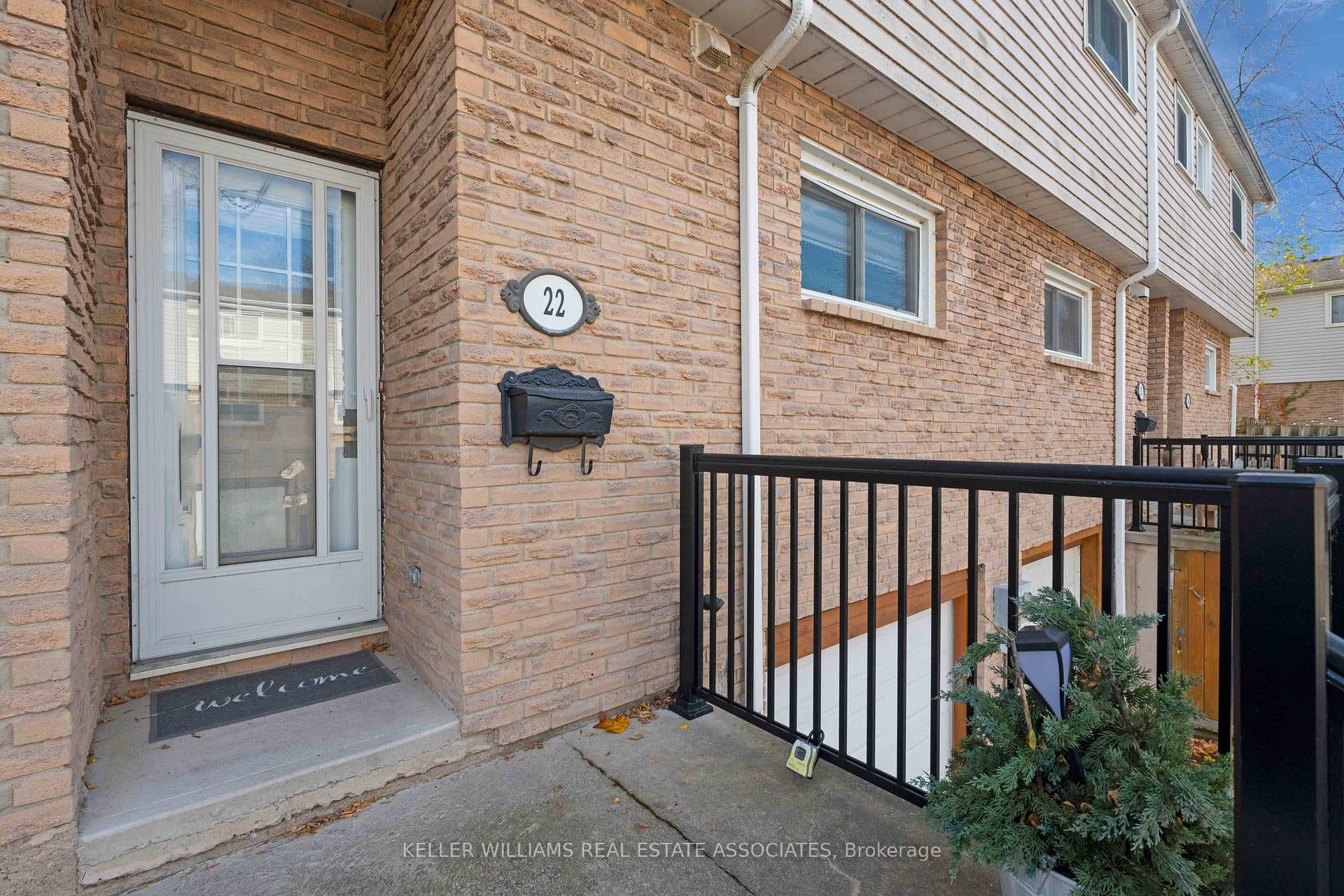 149 St. Catharine Street Unit 22 photo 4