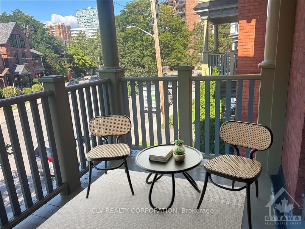 52 MACLAREN Street Unit 2 photo 2