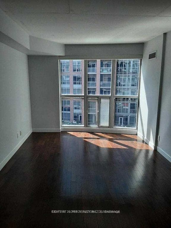 1005 King Street Unit 402 photo 12