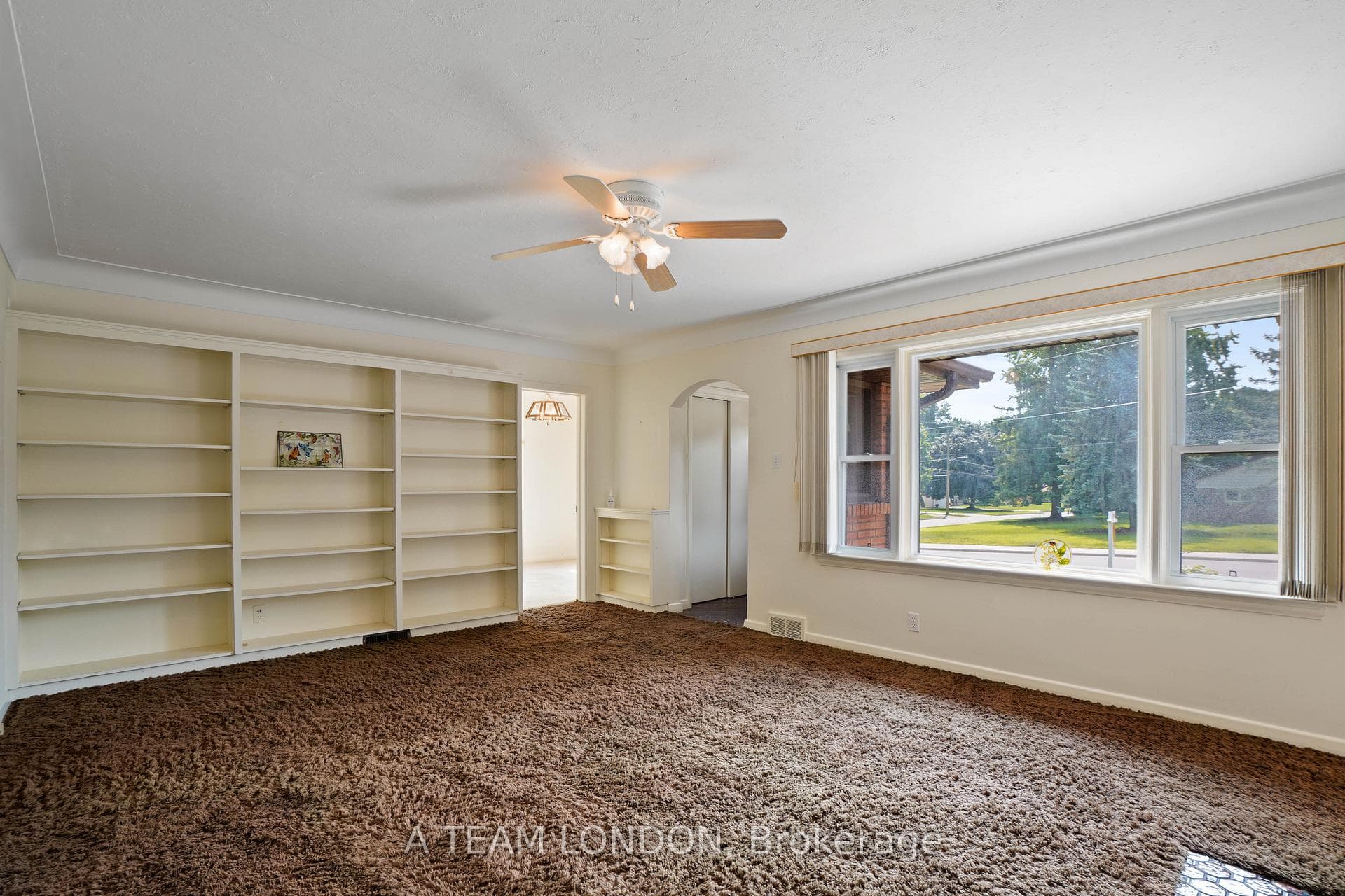 829 Hickory Road photo 8