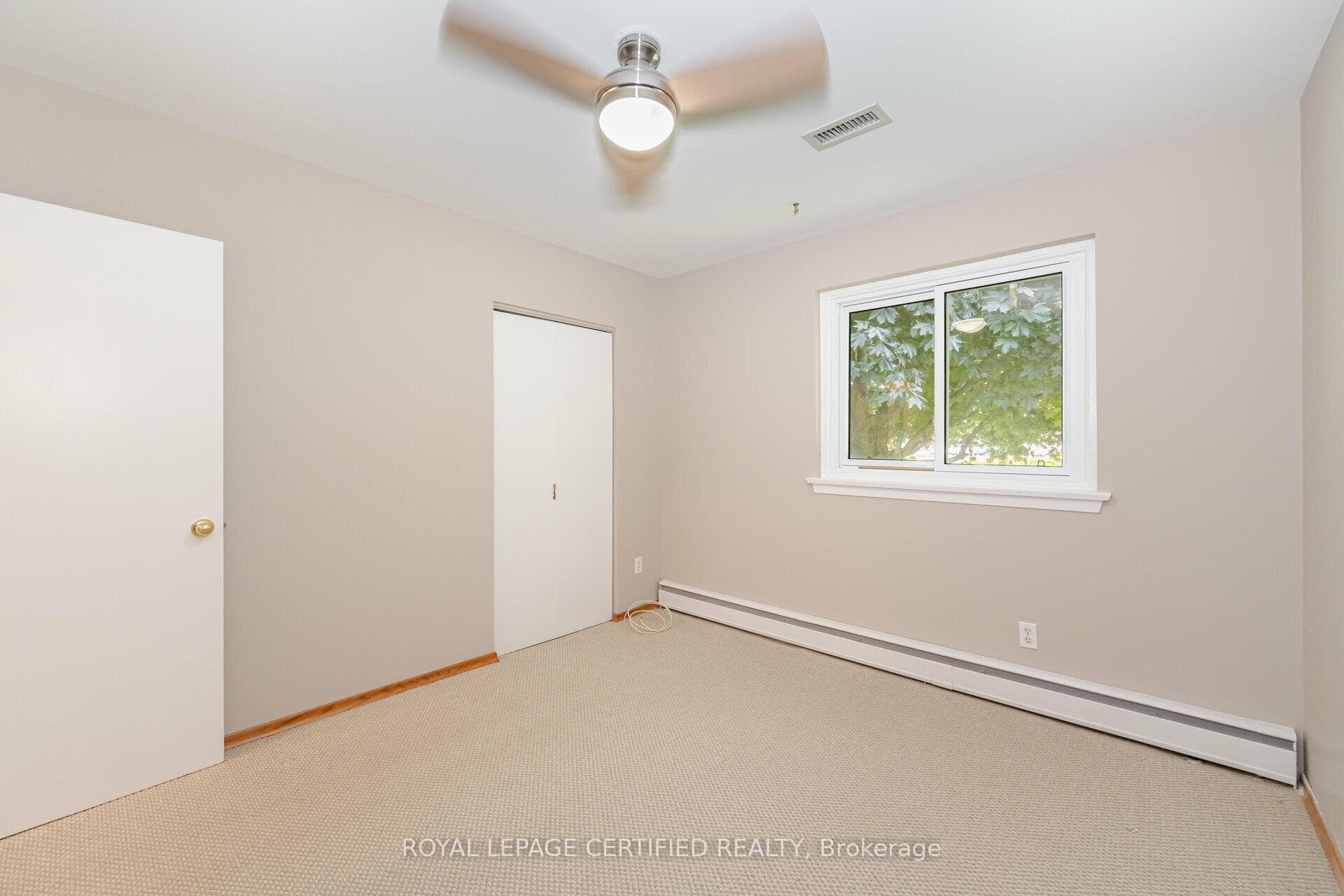 14 Ladore Drive photo 22