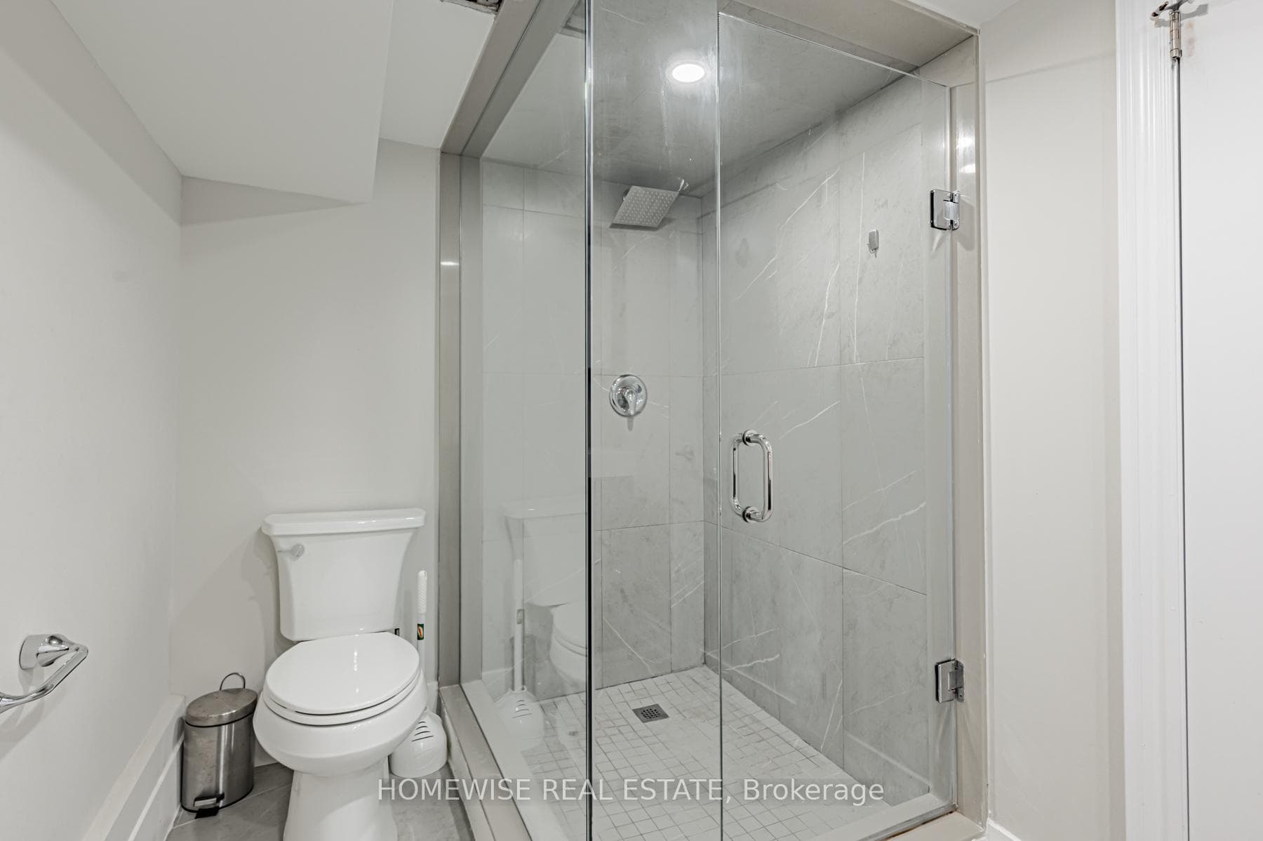 68 Fairleigh Crescent Unit Lower photo 13