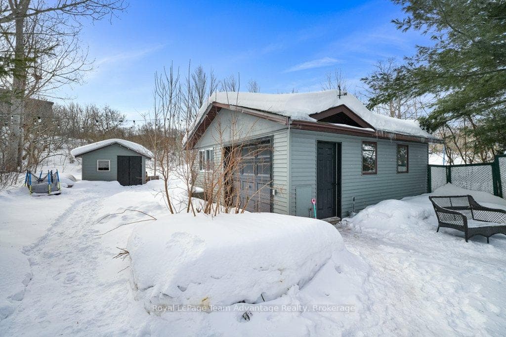27 Parry Sound Road photo 5
