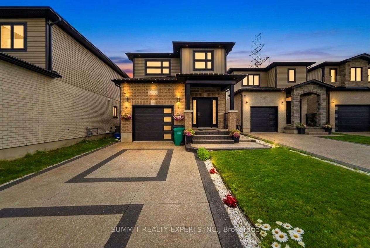 935 Chapel Hill Court photo 1