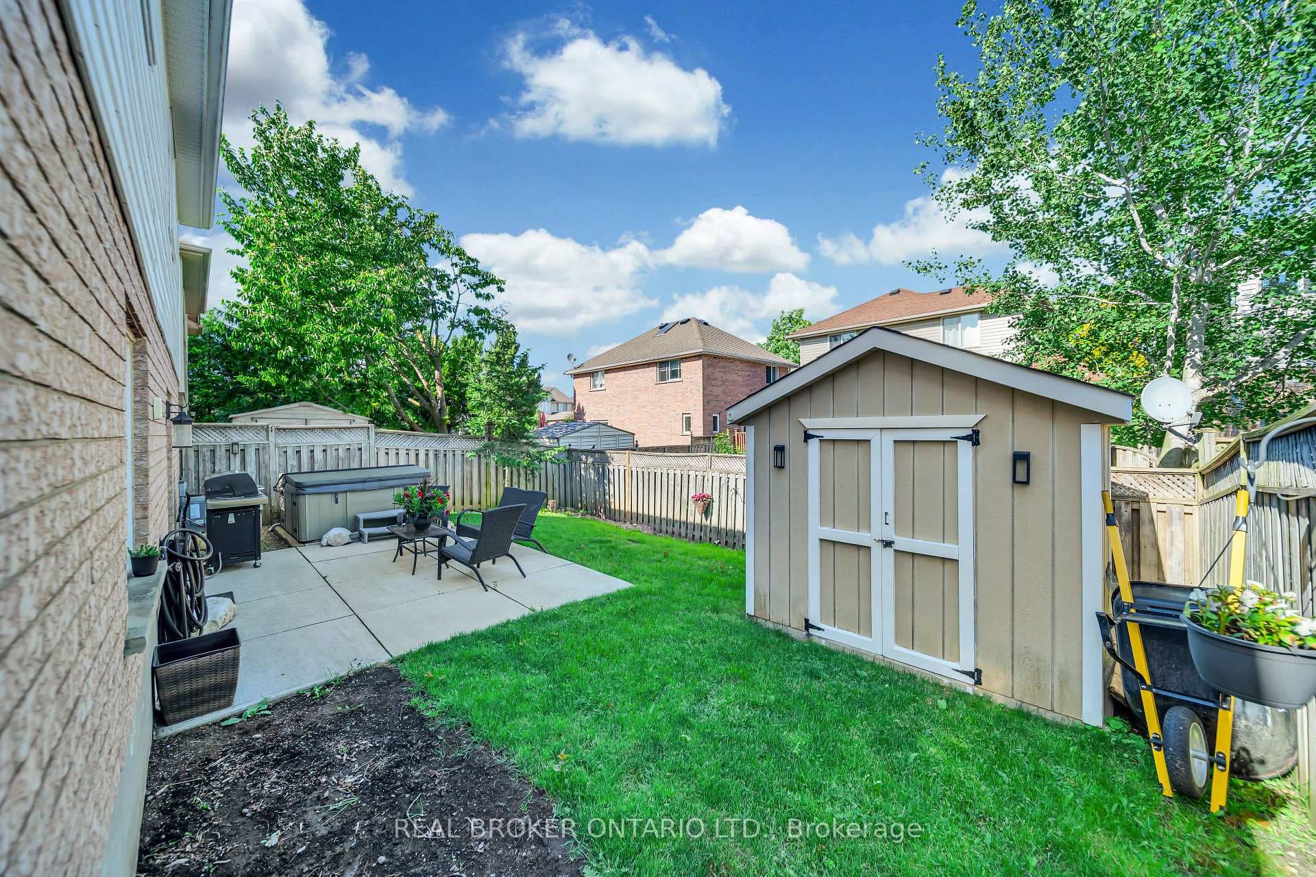 4 Borland Drive photo 37