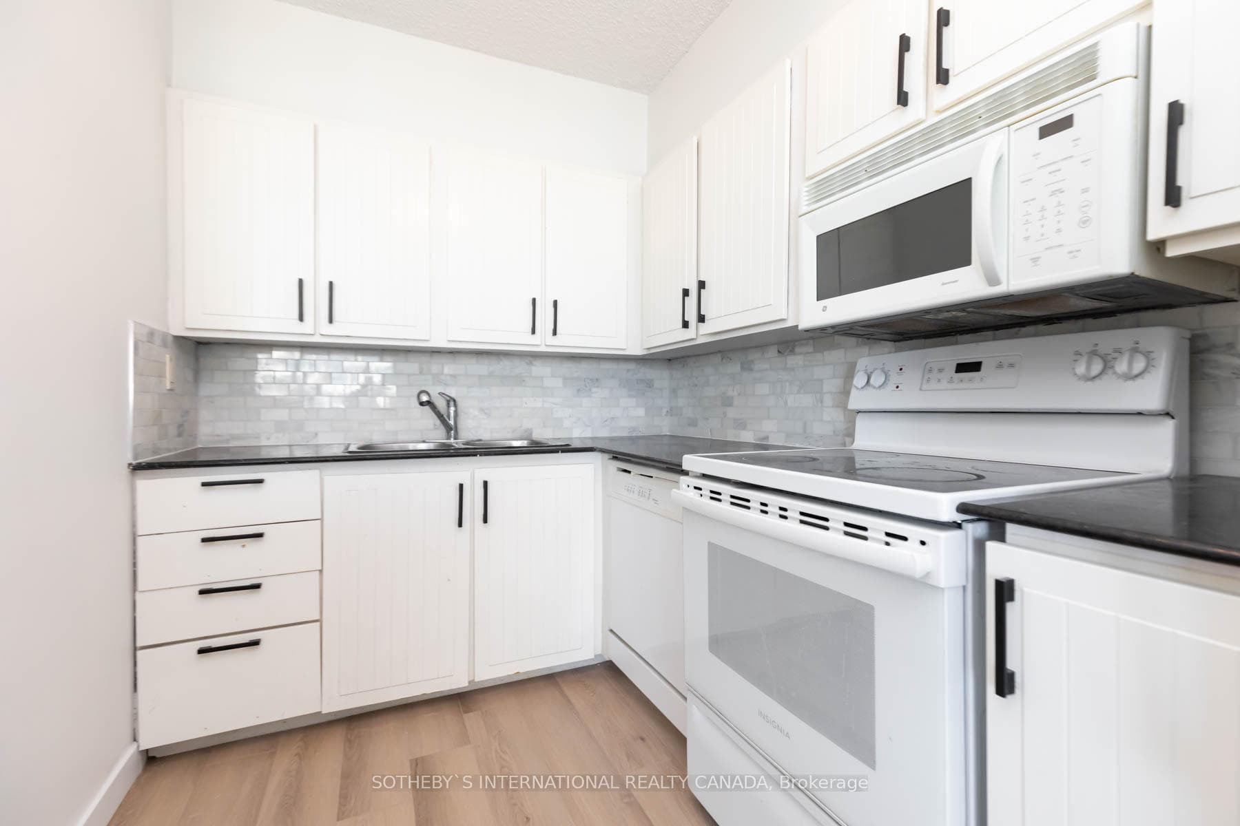 33 Harbour Square Unit 1636 photo 8