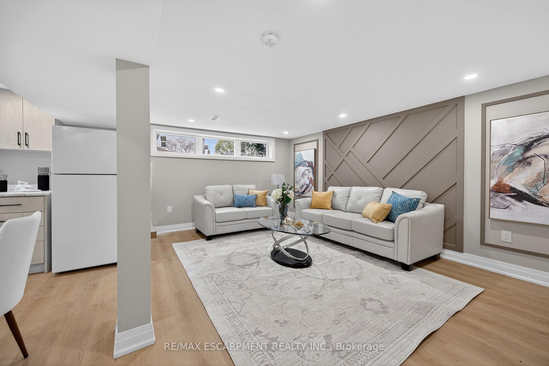 170 Fernwood Crescent photo 34