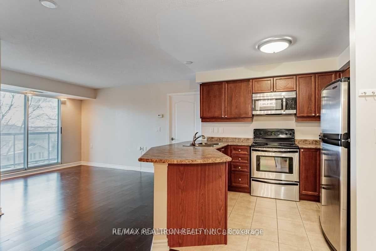 935 Sheppard Avenue Unit 304 photo 8