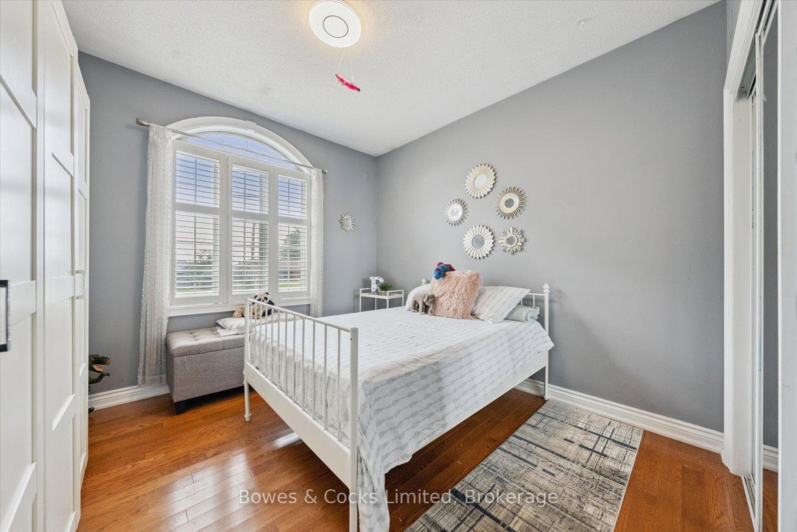 4588 Paynes Crescent photo 13