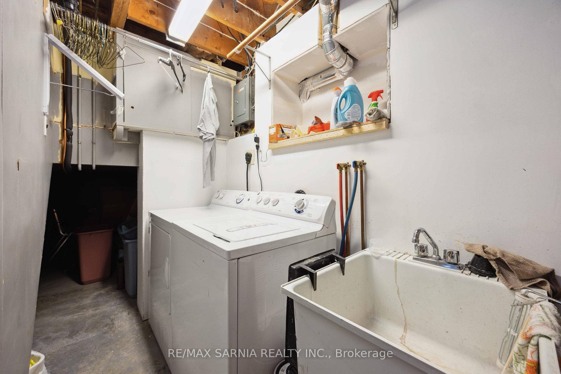975 Devine Street photo 21