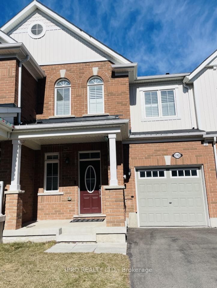 1142 Duignan Crescent photo 1