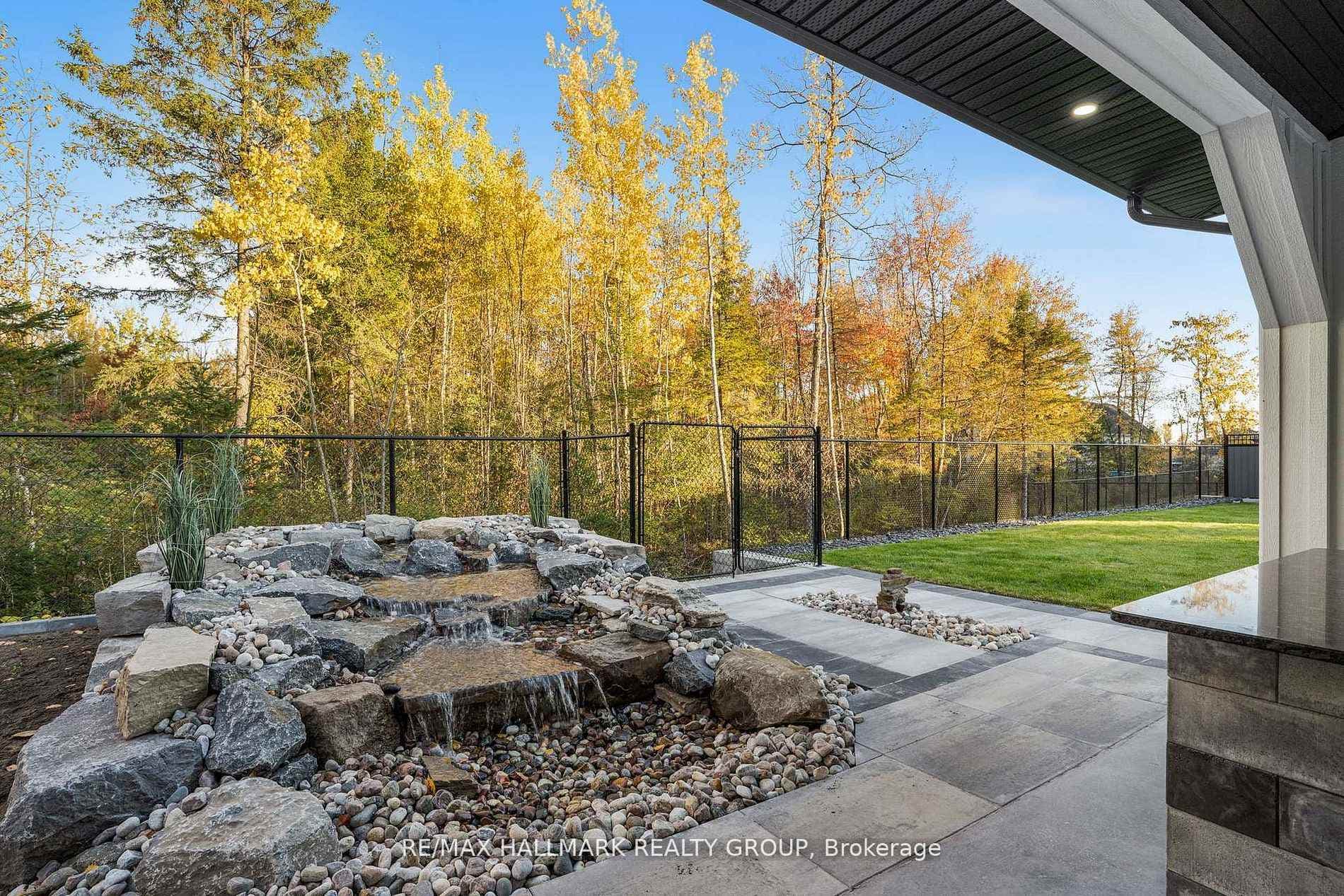 55 De La Seignerie Estates photo 12