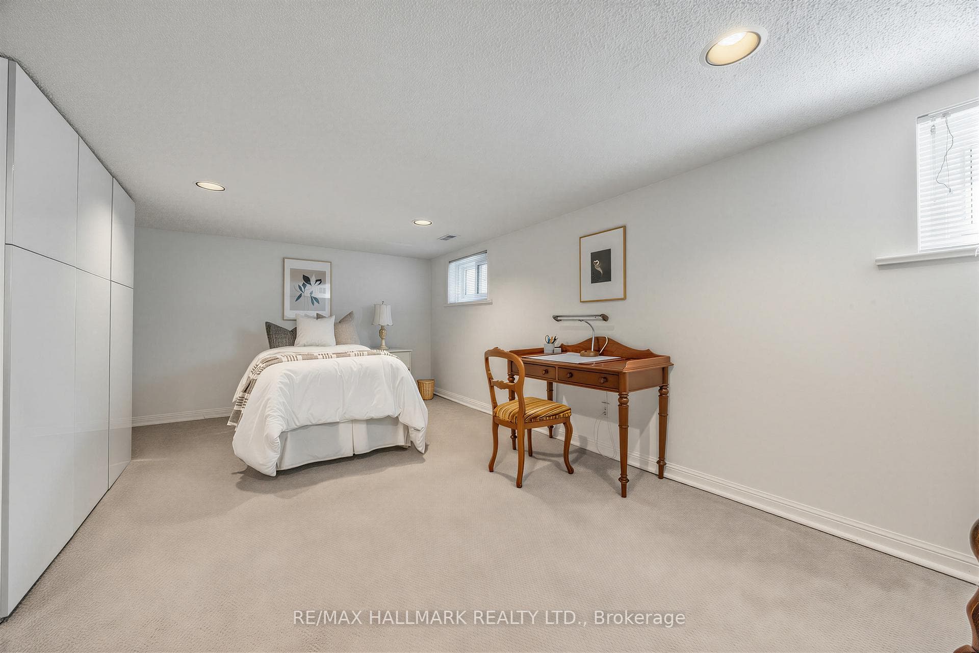 16 Crestland Avenue photo 25
