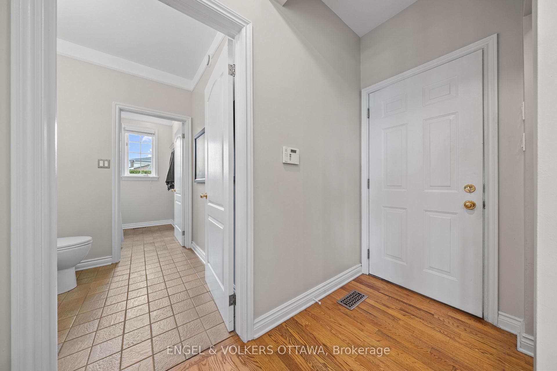1014 Stormont Street photo 16