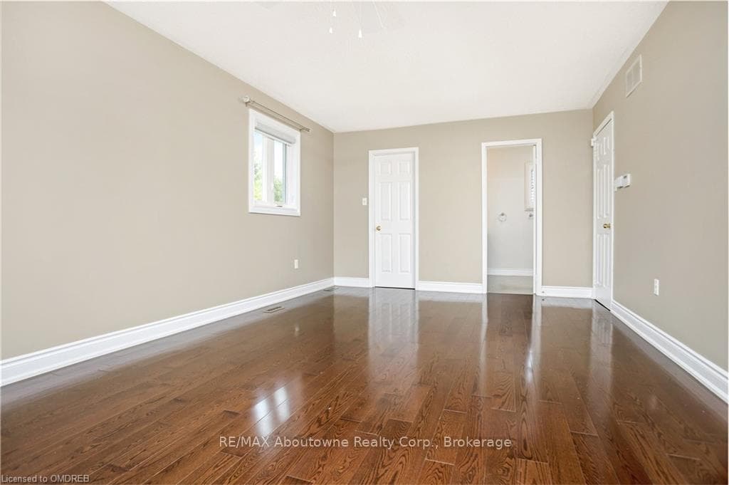 2235 GRENVILLE Drive photo 26