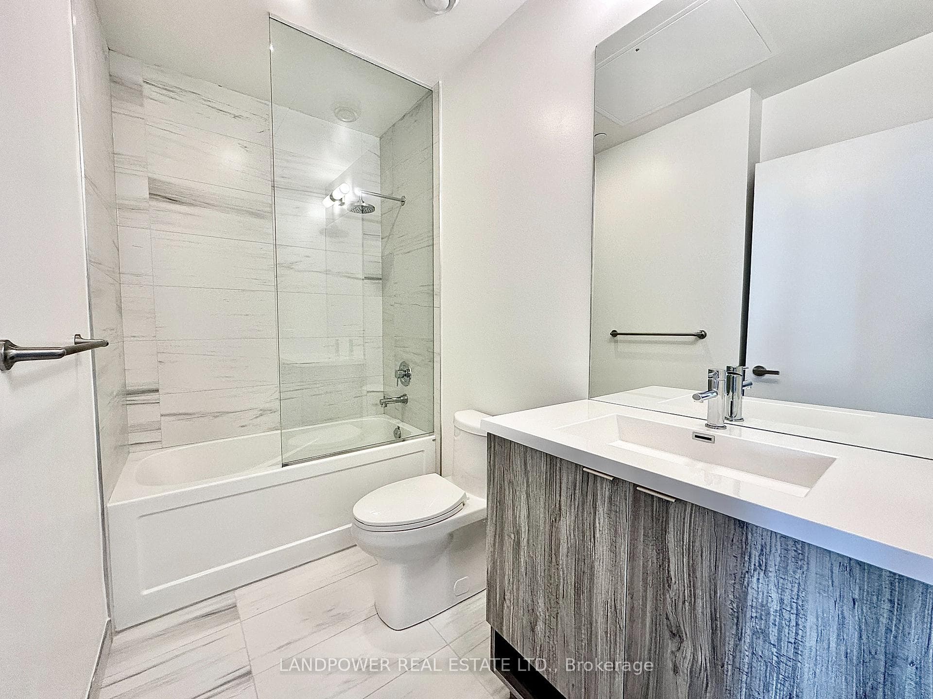 138 Downes Street Unit 1208 photo 6