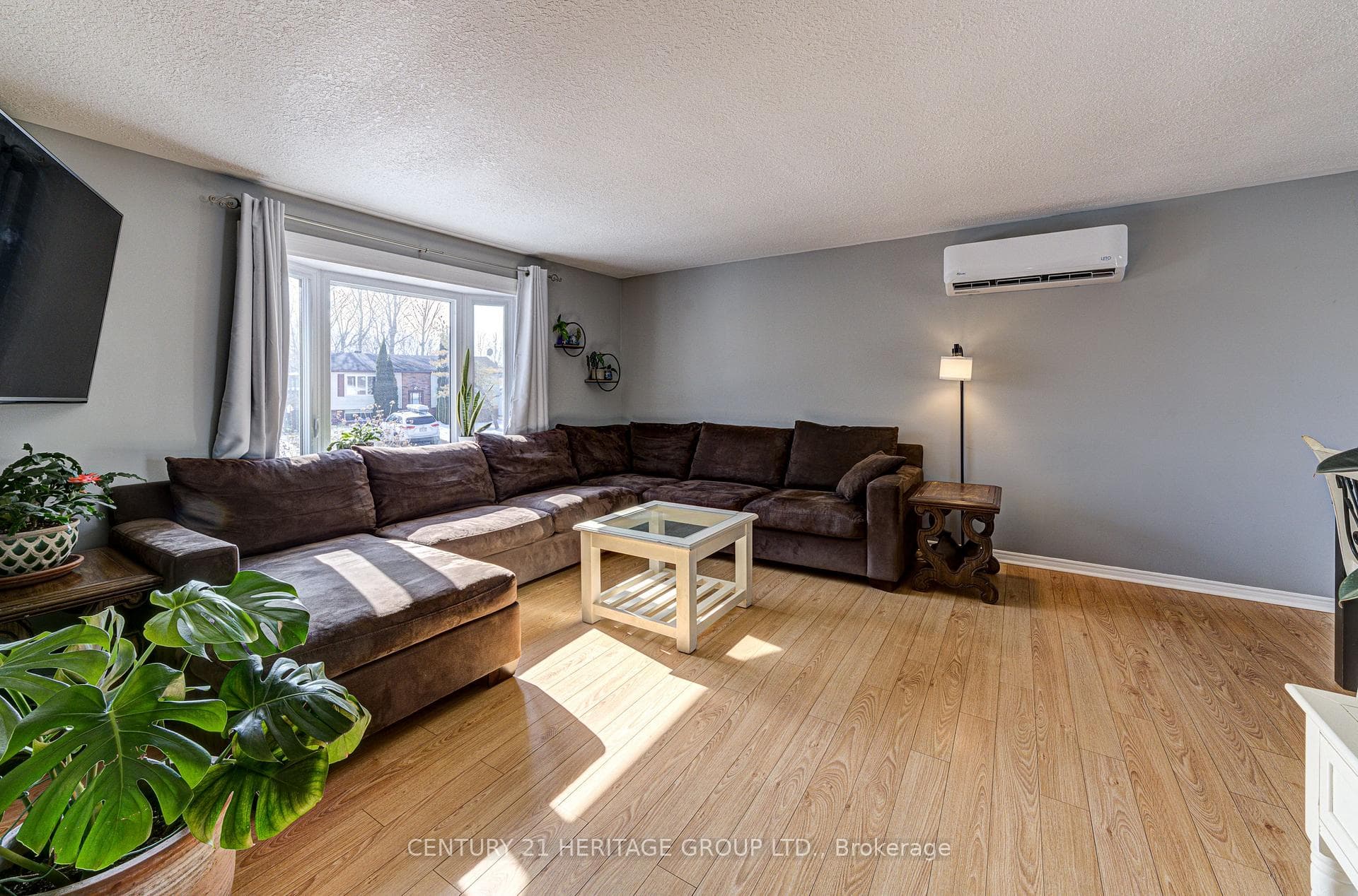 670 Bayview Drive photo 4