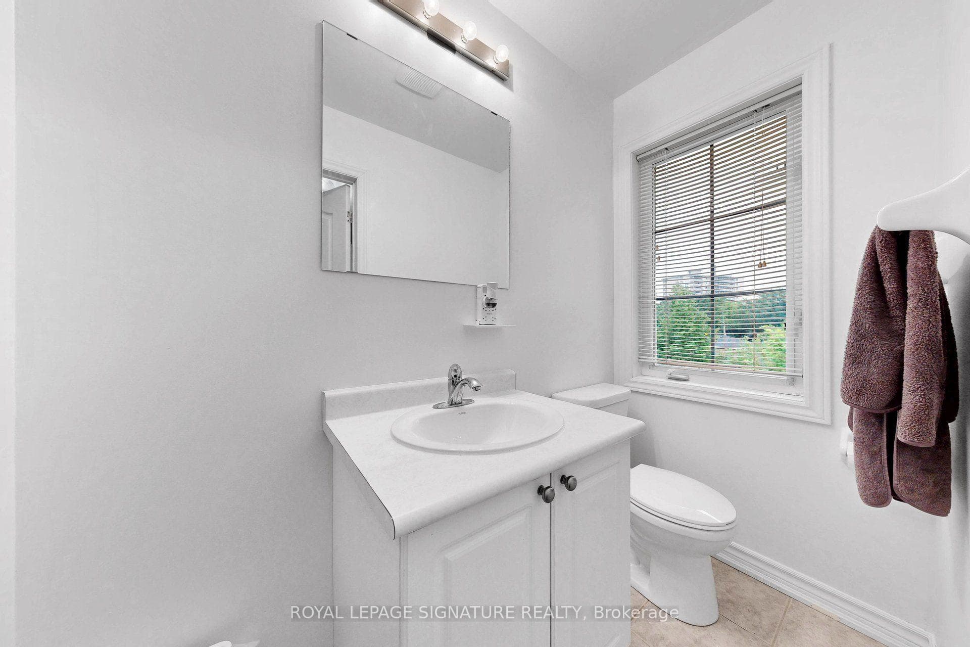 51 Piggott Mews photo 29