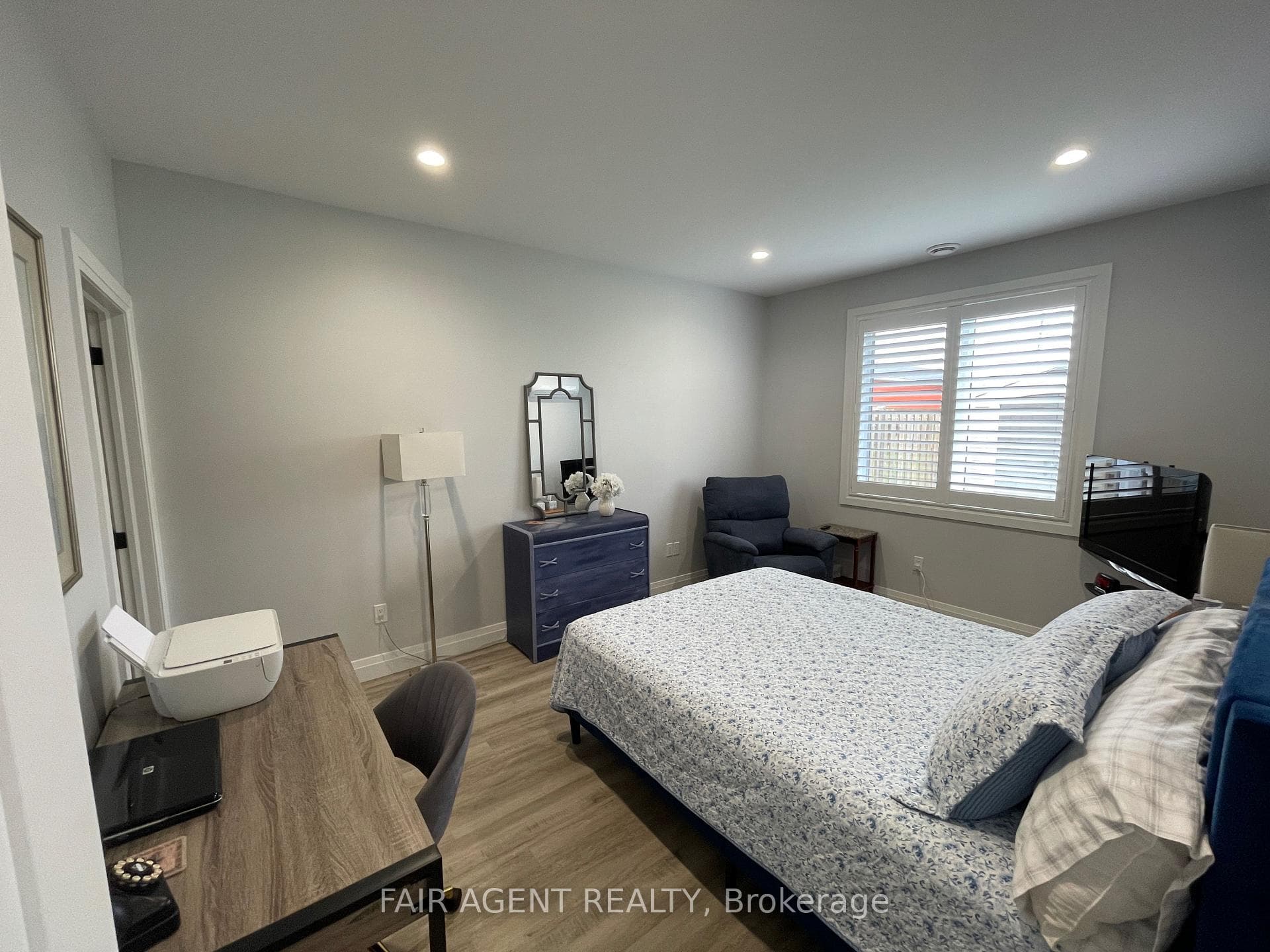 255 Albert Street Unit 2 photo 9