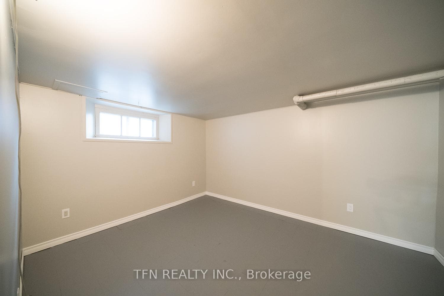 480 Colborne Street photo 36