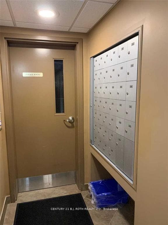 500 Mapleview Drive Unit 203 photo 4
