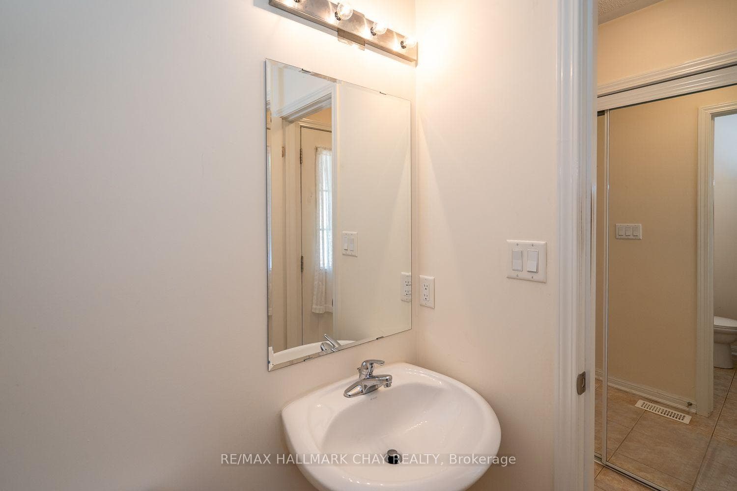 20 Steele Street photo 16