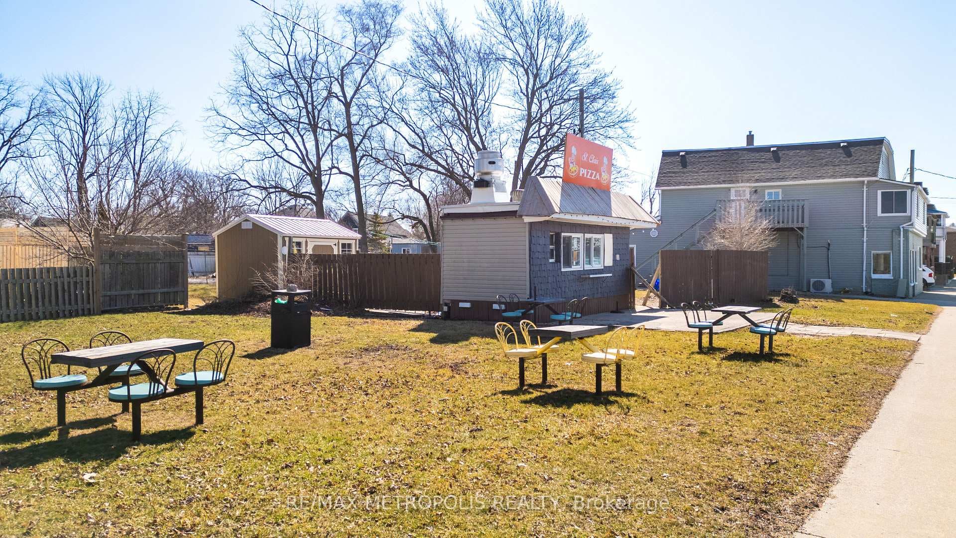 1522 St Clair Parkway photo 5