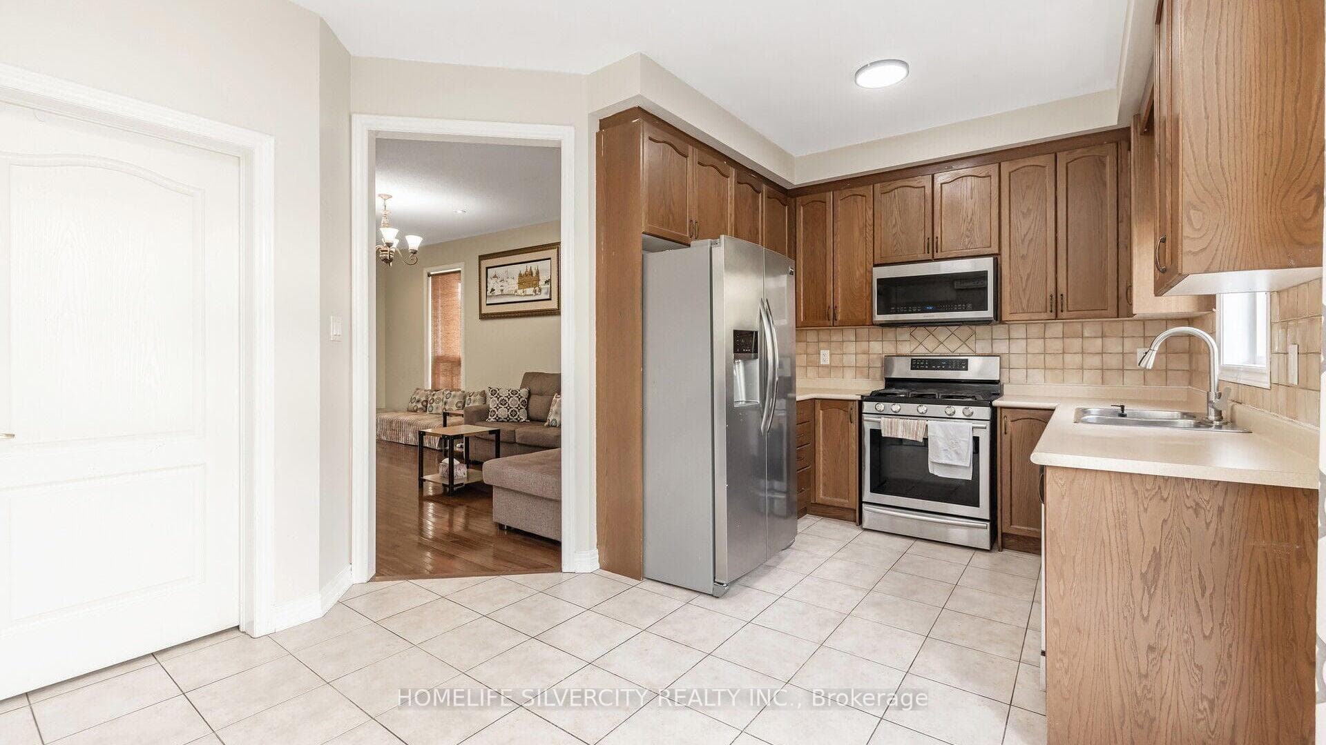 97 Seahorse Avenue photo 11